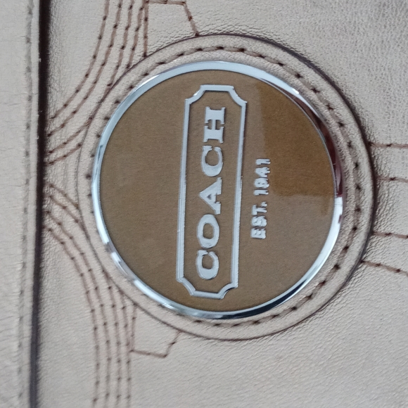 Coach gold purse - Picture 3 of 12